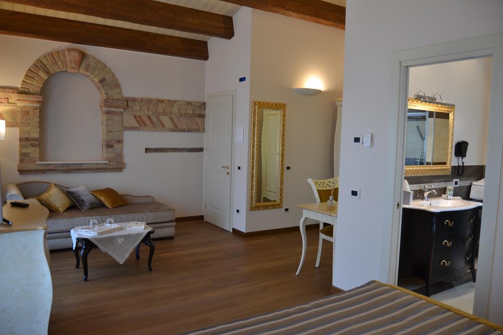 Agriturismo De Luca Mozzagrogna Exterior photo